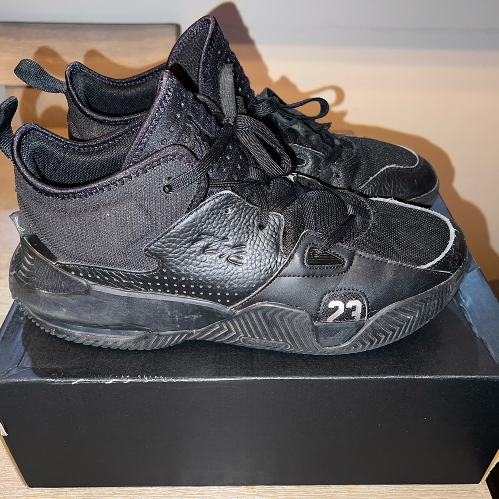 Jordan stay loyal 2. Mens size 11.5. Black/metallic silver